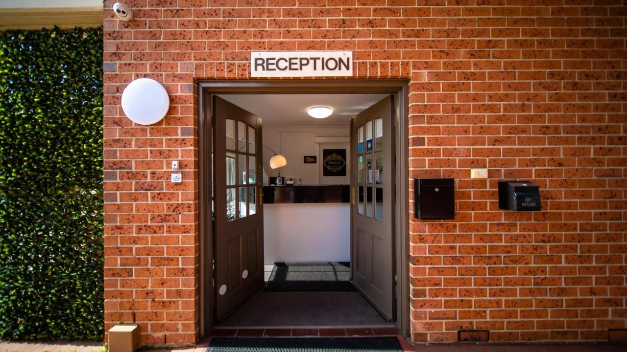 Hamilton'S Queanbeyan Motel Kültér fotó